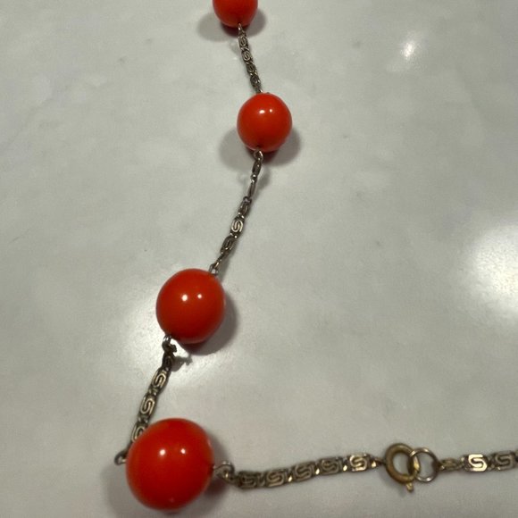 Vintage Bakelite Single Strand necklace - Picture 2 of 4